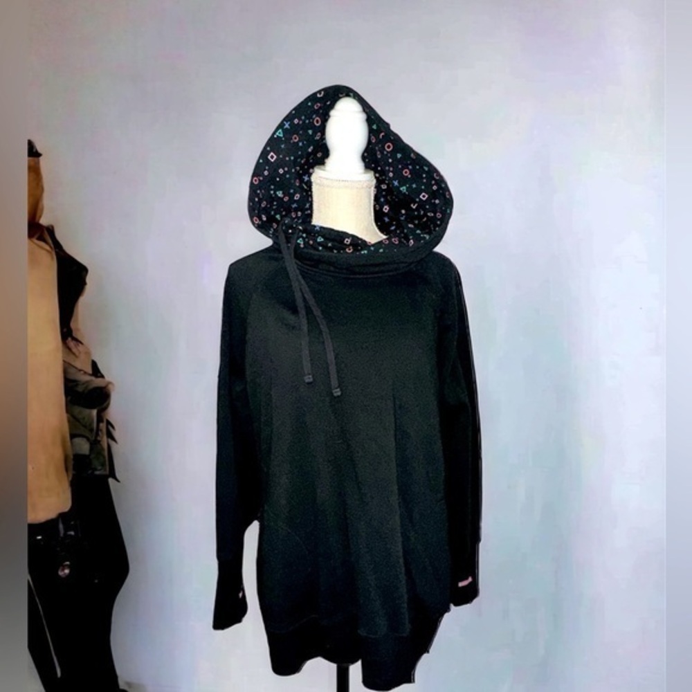 EUC Limited Edition‎ PlayStation Hoodie, slim fit, size 2X​